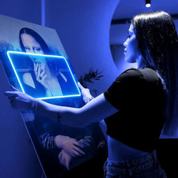 Gioconda Smoking | Led Wall Art - Image 3