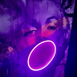 Marilyn Bubble V.2 | Led Wall Art - Image 3